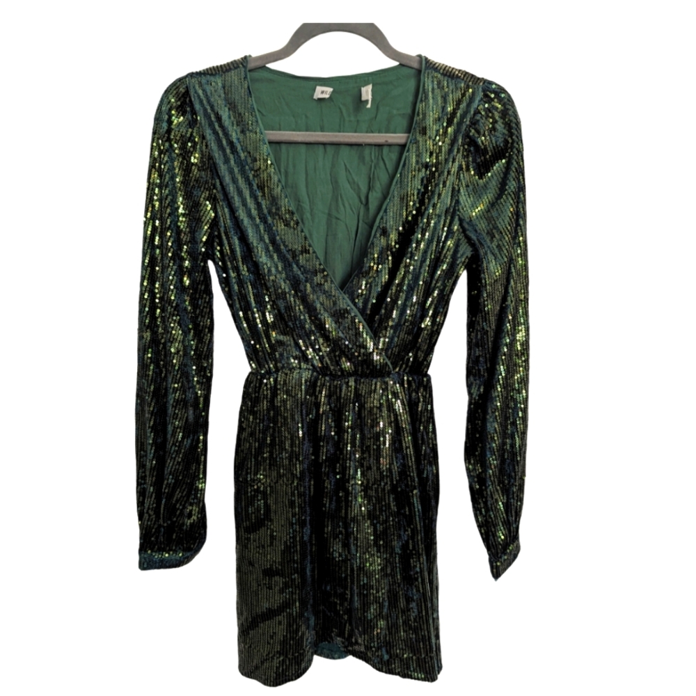 Green sequin long-sleeve dress